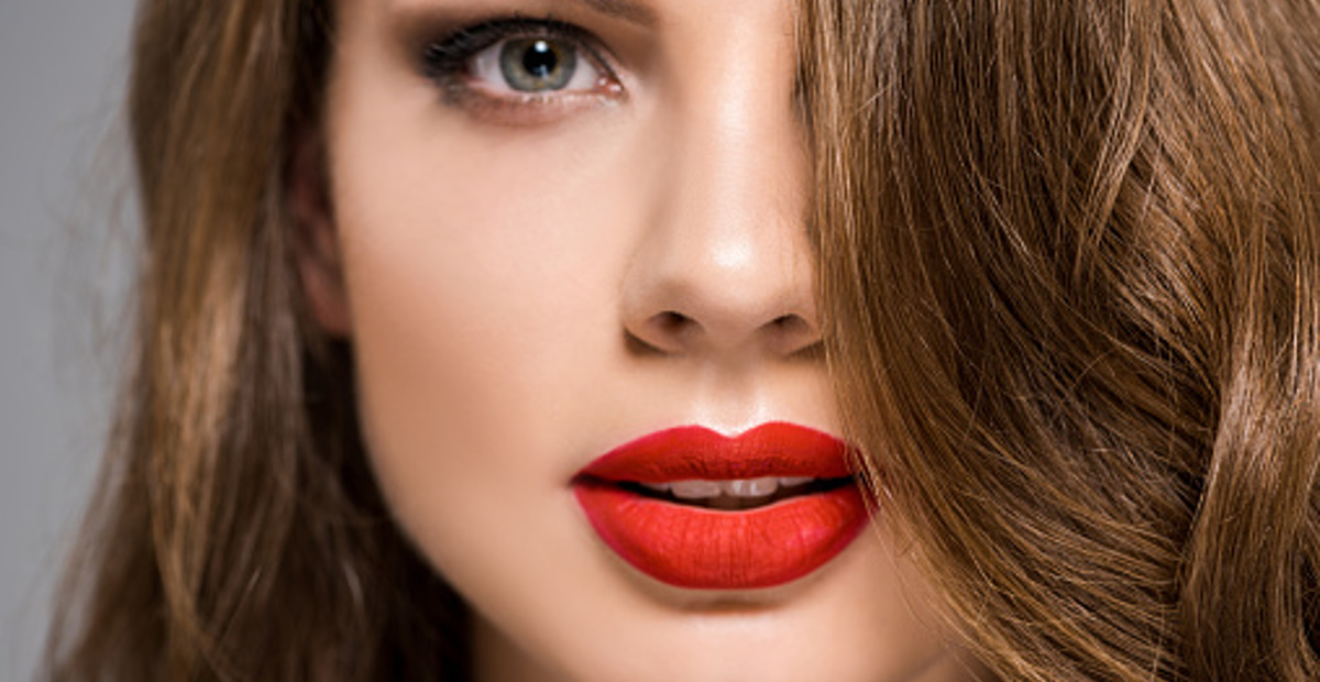 Rdeča šminka. Foto: Depositphotos