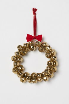 Venček iz božičnih kraguljčkov H & M Home v tradicionalni rdeče-zlati kombinaciji. Cena: 29,99 evra. hm.com