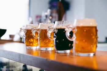 Vrček Zelenea zlata, Oskar Kogoj.