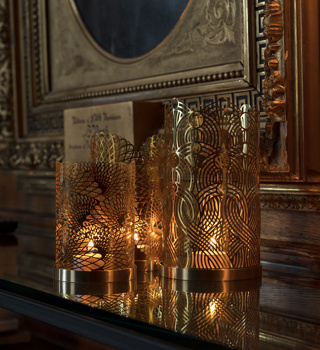 Svečniki Lara Bohinc.