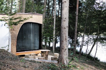 Forest glamping resort Blaguš. Foto: charmingslovenia.com