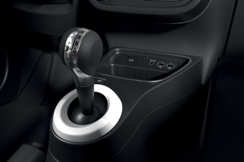 Prihaja električni Twingo