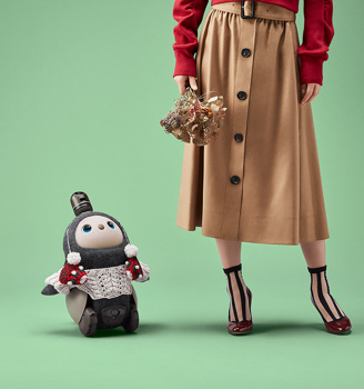 Robot Lovot.