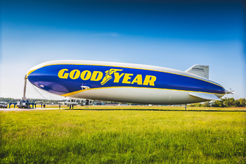Goodyear Blimp je največje poltogo zračno plovilo na svetu.