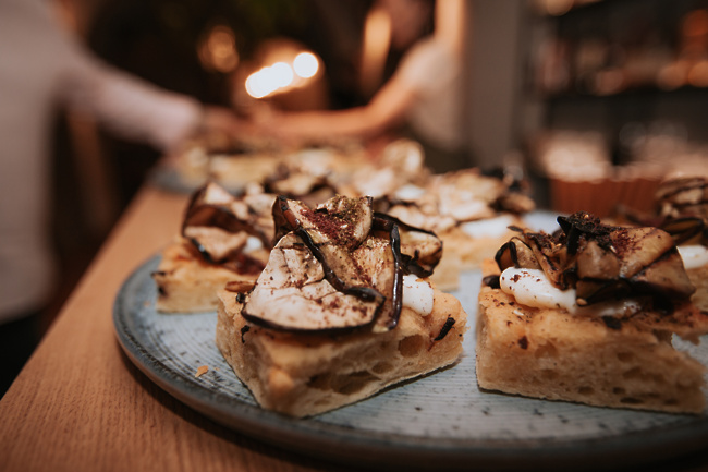 Jajčevci s suhimi paradižniki in sirom stracchino