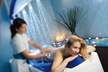 Vichy masaža z morsko vodo je ena izmed priljubljenih Thalasso storitev Term Portorož.