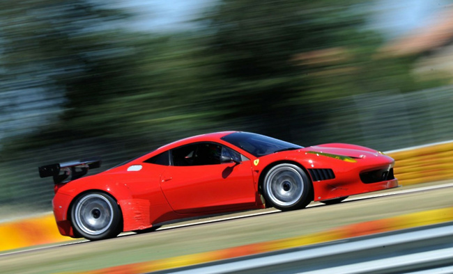 Ferrari v Milanu - www.sxp1.eu