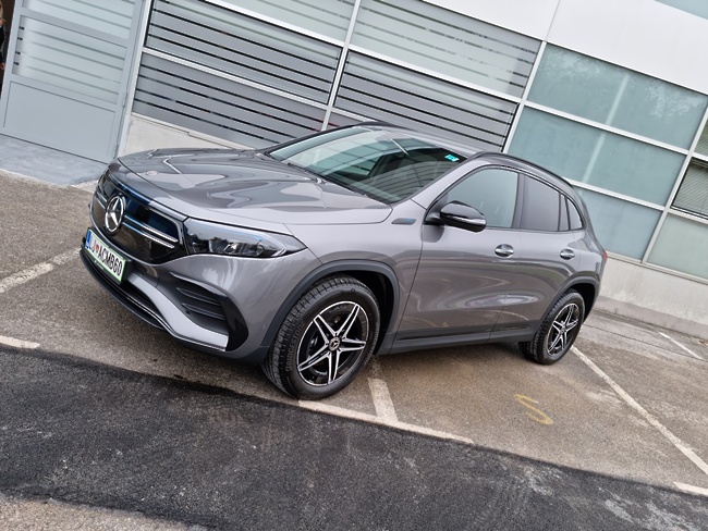 EQA kupce nagovarja s športnostjo, udobjem, učinkovitostjo in privlačno obliko. 