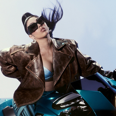 dramatičnost-in-glamur-v-kolekciji-hm-studio-pomladpoletje-2023122