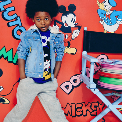 primarkjakna-iz-džinsa-s-kapuco-mickey-mouse-originals-za-mlajše-otroke-21-€-modra-majica-mickey-mouse-originals-za-mlajše-otroke-7-€