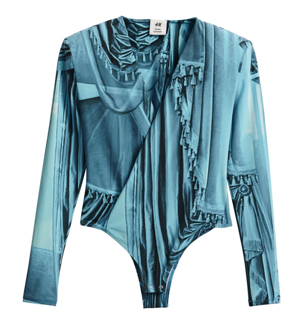 Dramatičnost in glamur v kolekciji H&M Studio pomlad/poletje 2023