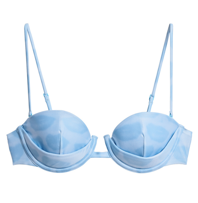 Dramatičnost in glamur v kolekciji H&M Studio pomlad/poletje 2023