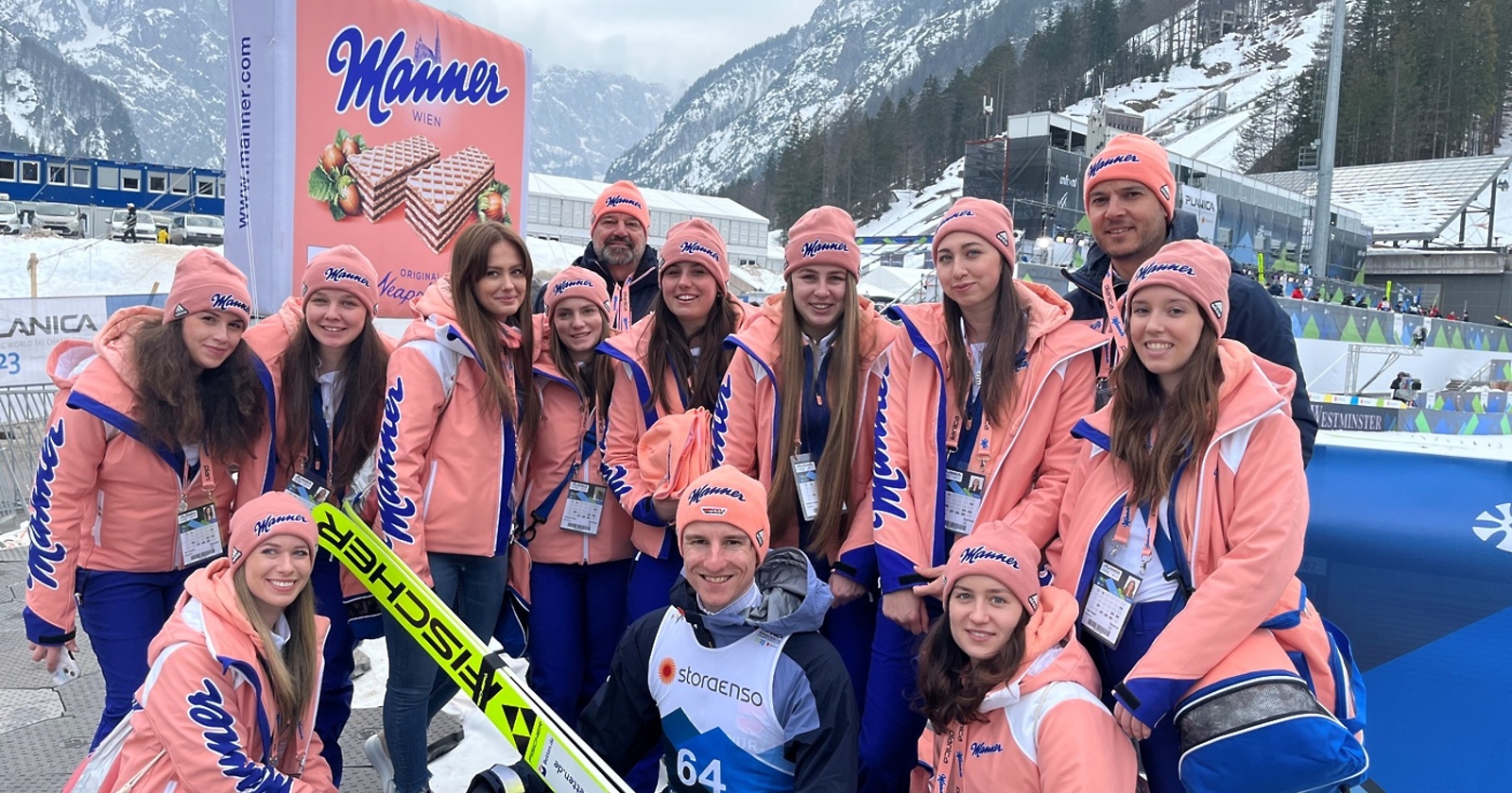 manner-hostese-in-karl-geiger