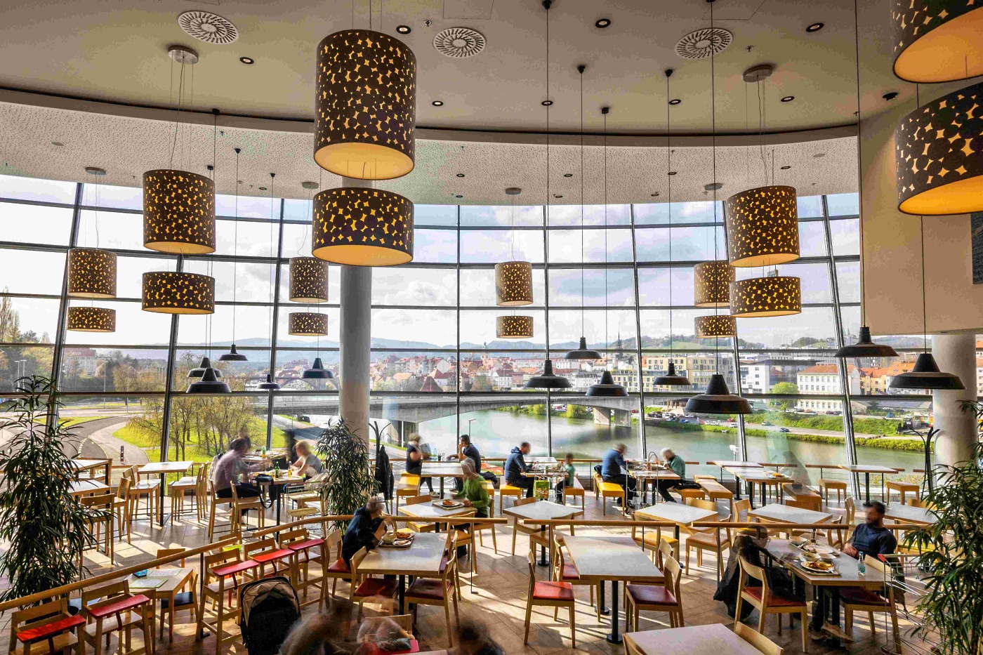 v gostinskih lokalih in restavracijah europarka so poskrbeli za slastne poletne menije fotojošt gantar