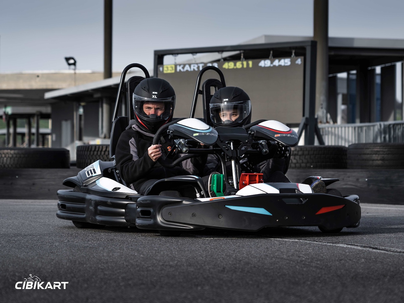 vožnja karting vozil je primerna za vse od tretjega leta naprej fotocibikart karting maribor