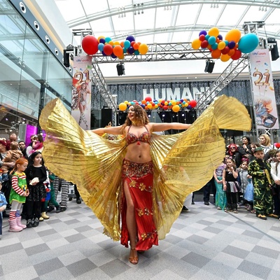 v-soboto-in-torek-bo-velika-pustna-povorka-z-maskotami-plesalci-in-akrobati-ki-bodo-zimo-odganjali-po-nakupovalnih-ulicah.