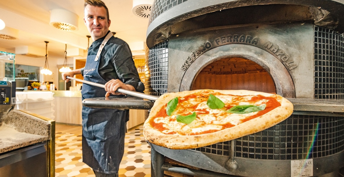 napolitanska-pica-pinija-strunjan