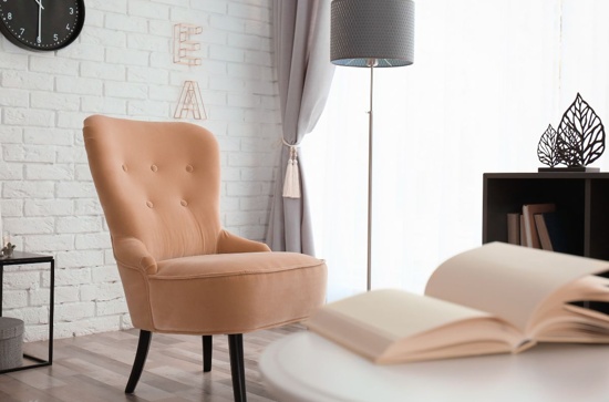 fotelj-pastelno-breskova-barva.jpeg 1712560230788